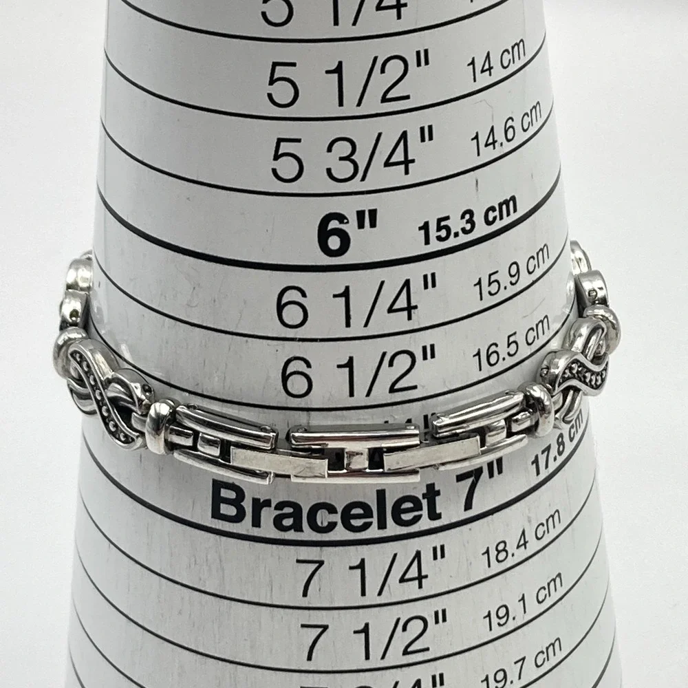 Details Women's Watch 20mm Silver Tone Oval w/Extender New Battery 6.75